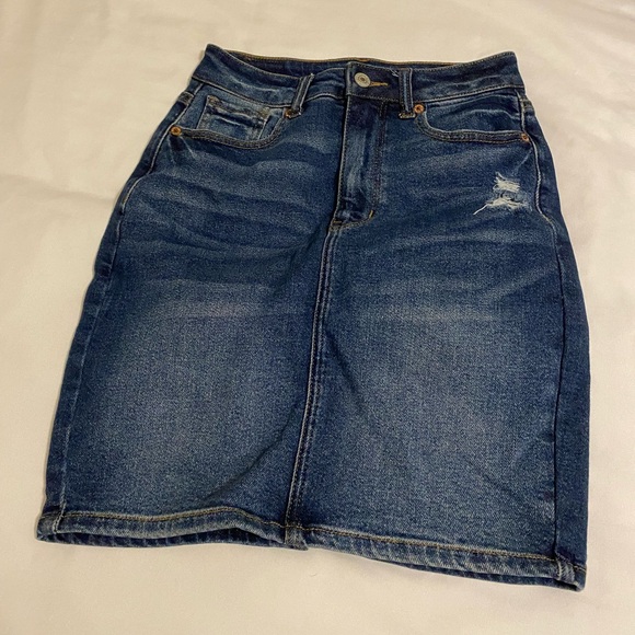 Y2K American Eagle Women’s blue Jean skirt size 00 Strechy Dark Wash - Picture 2 of 5